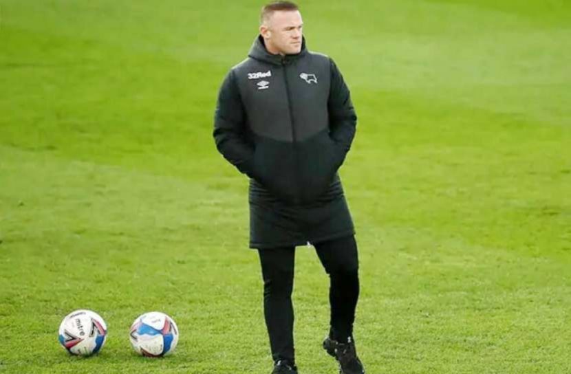 ফুটবলকে বিদায় জানিয়ে রুনি এখন স্থায়ী কোচ