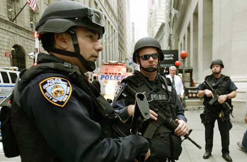 হাই এলার্ট আমেরিকায়, নিরাপত্তায় মাথাপিছু ১৫ পুলিশ