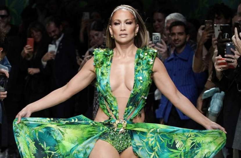 নতুন গানের ভিডিওতে নগ্ন হলেন জেনিফার লোপেজ