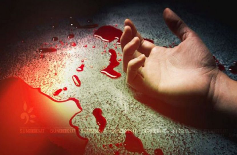 পাবনায় এক ব্যক্তিকে কুপিয়ে  হত্যা