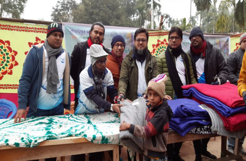 পঞ্চগড়ে শীতার্তদের মাঝে শীতবস্ত্র বিতরণ