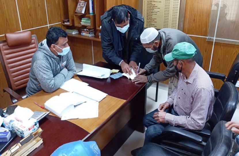 বাল্যবিয়ের দায়ে বর ও কনের বাবার জরিমানা