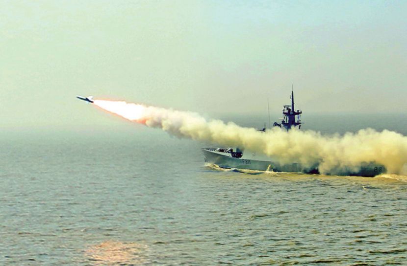 ভারত মহাসাগরে দূরপাল্লার ক্ষেপণাস্ত্র ছুড়েছে ইরান