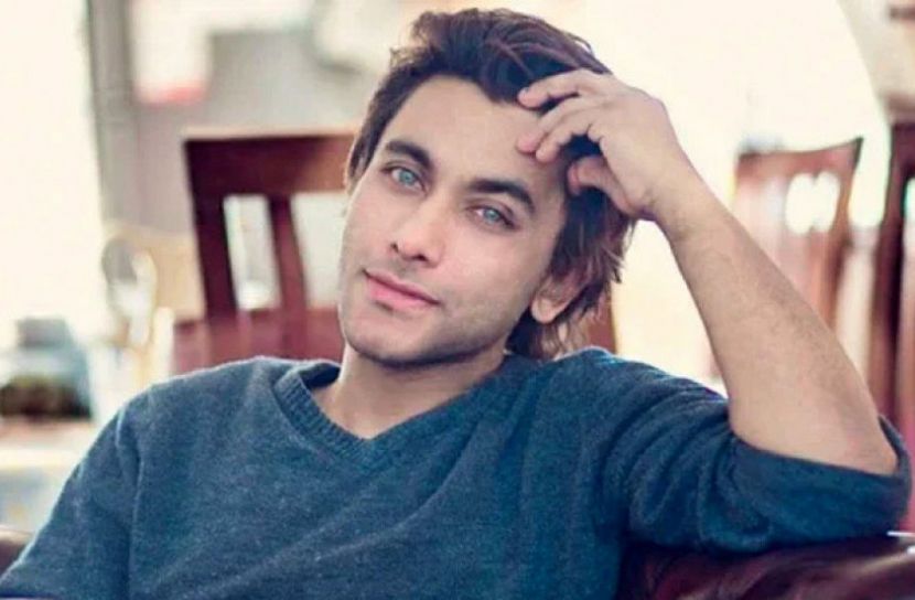 চোখে লেজার সার্জারি শেষে বিশ্রামে তাসকিন