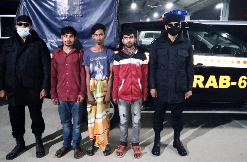 খুলনায় পুলিশের সোর্স হত্যায় গ্রেফতার ৩ 