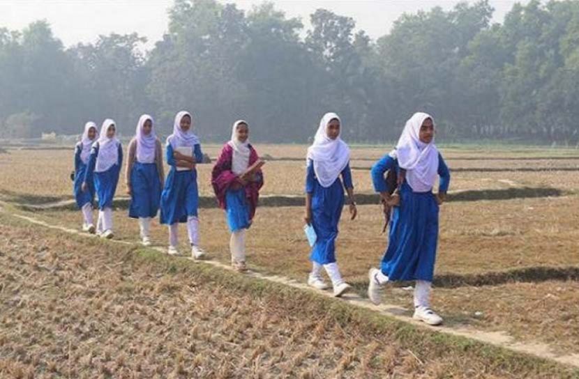 স্কুল খুলে দেয়ার পক্ষে বেশিরভাগ শিক্ষার্থী