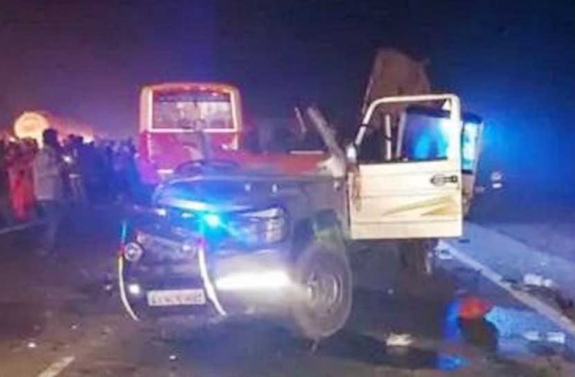 পাথর বোঝাই ডাম্পারের নিচে বিয়ের গাড়ি, নিহত ১৪