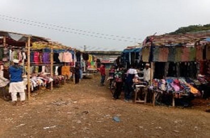 লালদীঘির পাড়ের পোশাক ব্যবসায়ীদের দীর্ঘশ্বাস