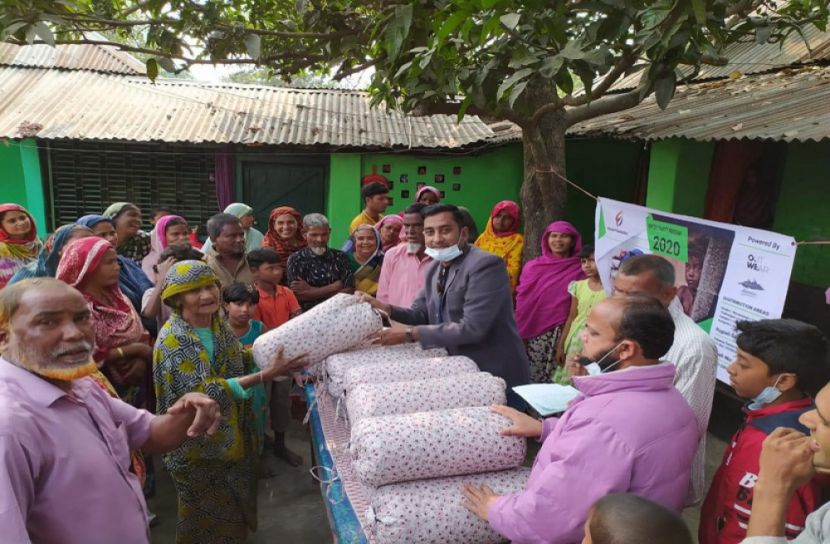 আব্রুন ফাউন্ডেশনের শীতবস্ত্র বিতরণ 