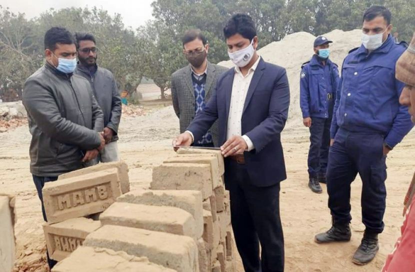 নির্ধারিত মাপ থেকে ইট ছোট করায় জরিমানা