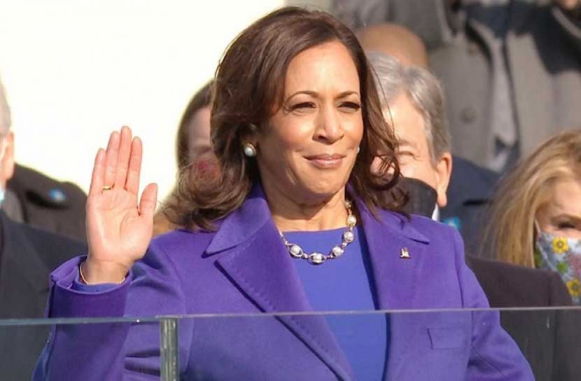 শপথ নিলেন কমলা হ্যারিস