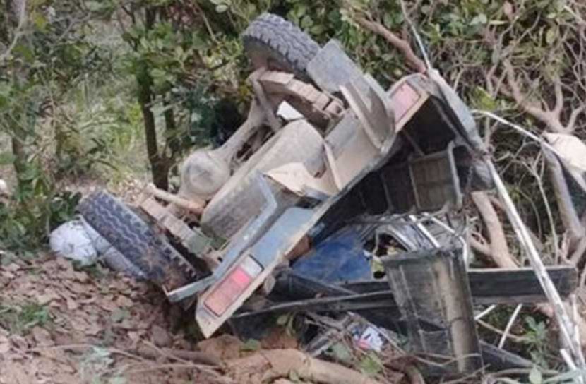 বান্দরবানে চাঁদের গাড়ি খাদে, নিহত ৩