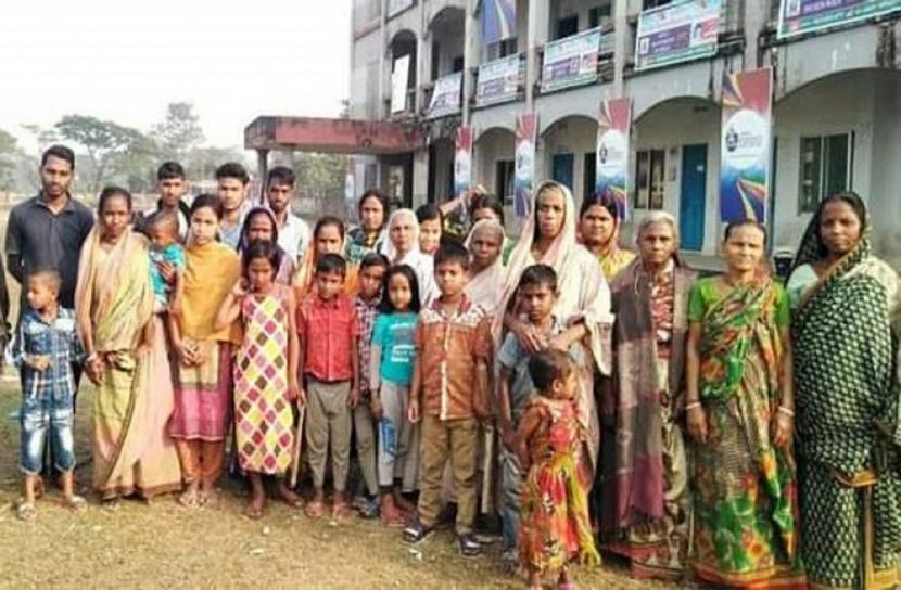 নদীতে ঘরবাড়ি হারিয়ে মানবেতর দিন কাটাচ্ছে ১৬ পরিবার