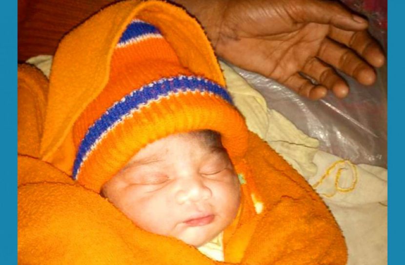 পরিত্যক্ত ভবনে শিশু!