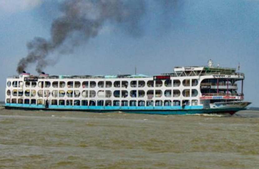 চাঁদপুরে যাত্রীবাহি লঞ্চ-কার্গো মুখোমুখি সংঘর্ষ