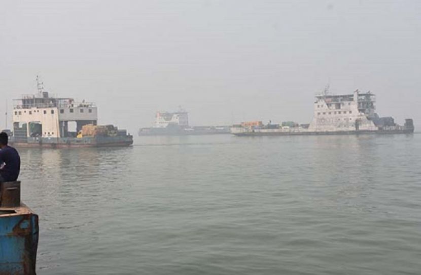১০ ঘণ্টা পর দৌলতদিয়া-পাটুরিয়ায় ফেরি চলাচল শুরু