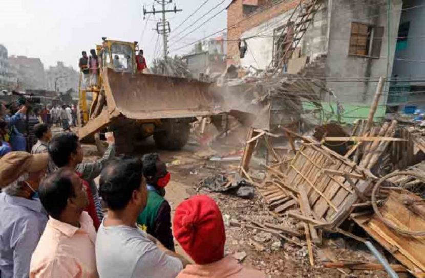 মিরপুরে ফুটপাত দখলমুক্ত করতে ডিএনসিসির অভিযান