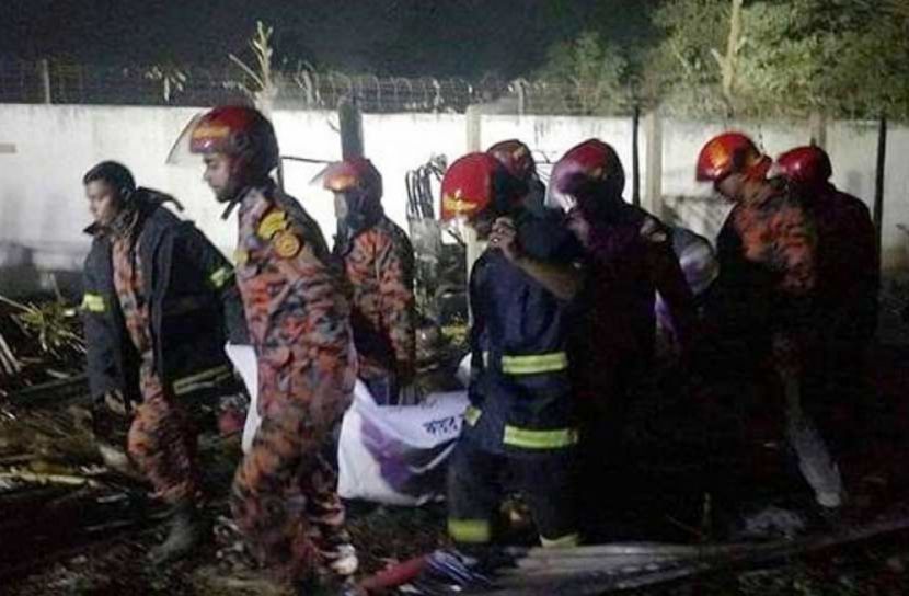 বিদ্যুতের আগুনে দুই সন্তানসহ স্বামী-স্ত্রীর মৃত্যু