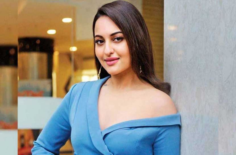 সোনাক্ষির পোশাক বদলের ভিডিও ভাইরাল