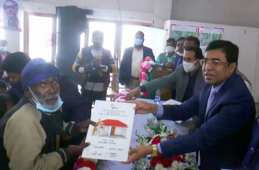 ভোলায় ৫২০ পরিবার পেল প্রধানমন্ত্রীর উপহার পাকা ঘর