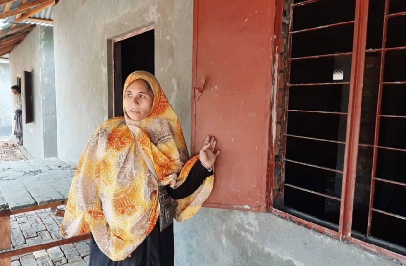 প্রধানমন্ত্রীর উপহার ঘর পেল চুয়াডাঙ্গার ১৩৪ পরিবার