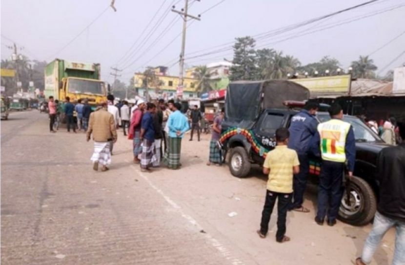 লক্ষ্মীপুরে কাভার্ডভ্যান চাপায় সিএনজি চালক নিহত