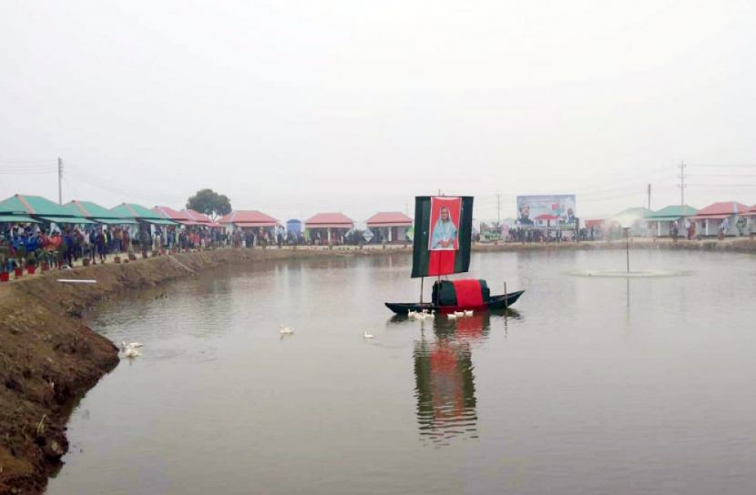 চাঁপাইনবাবগঞ্জে ১৩১৯ গৃহহীন পরিবার পেলেন বাসগৃহ