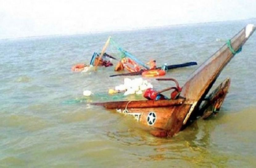 বঙ্গোপসাগরে ট্রলারডুবিতে নিহত ৪, নিখোঁজ ৯