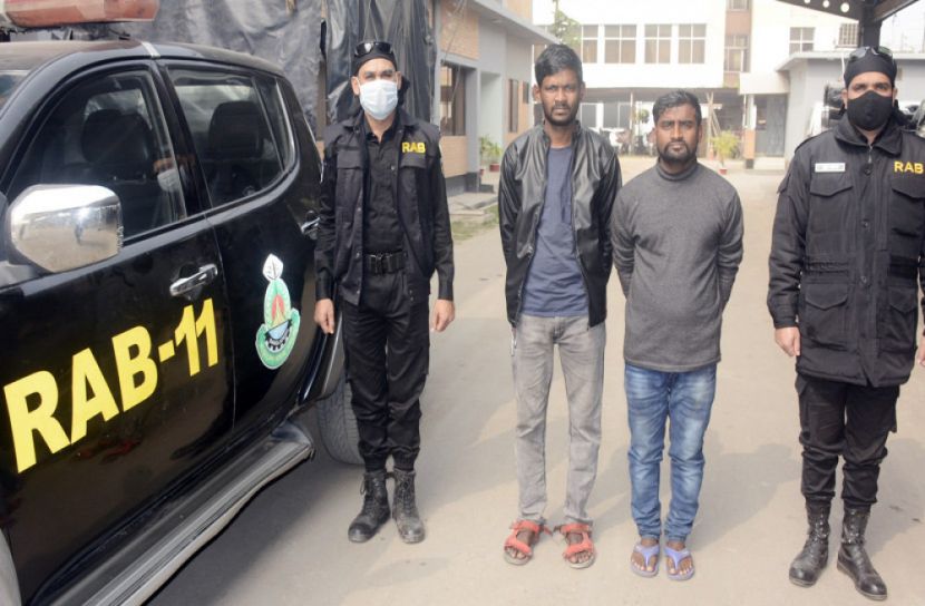 সিদ্ধিরগঞ্জে পরিবহনে চাঁদাবাজি, আটক ২