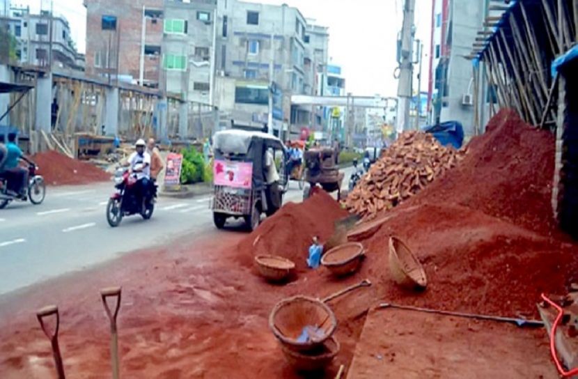 নির্মাণ সামগ্রী রাস্তায় যত্রতত্র রাখলে ১ বছরের কারাদণ্ড