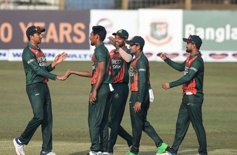 শতকের আগেই পাঁচ উইকেট নেই উইন্ডিজের