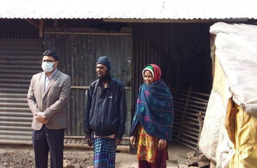 গণশৌচাগারে বাস করা সেই শাহাদাত পেল মুজিববর্ষের উপহার 