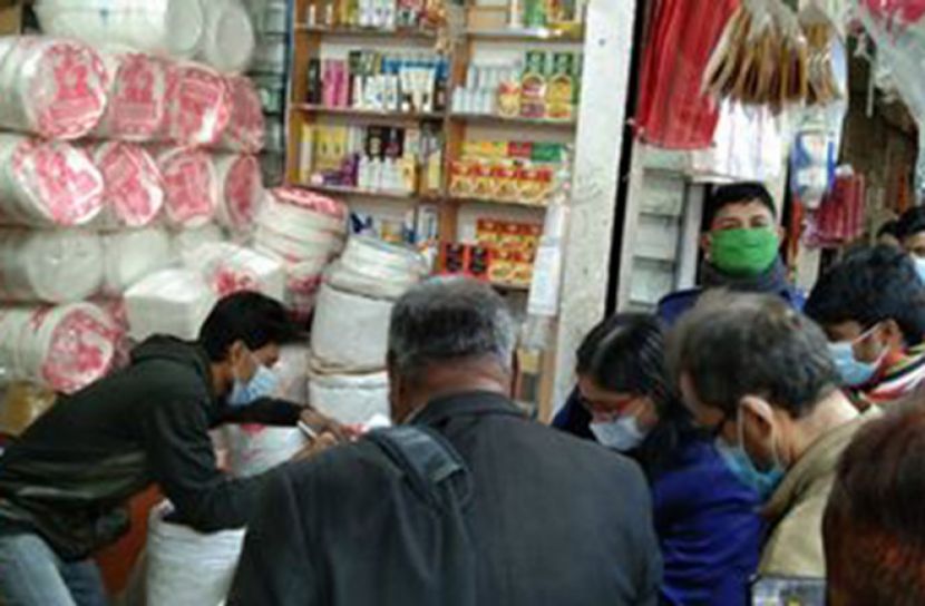 মূল্যতালিকা না থাকায় ৪ ব্যবসায়ীকে জরিমানা