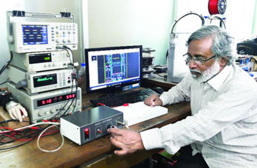 ঢাকা বিশ্ববিদ্যালয়ের বায়োমেডিকেল ফিজিক্স অ্যান্ড টেকনোলজি বিভাগের চেয়ারম্যান  অধ্যাপক খন্দকার সিদ্দিক-ই-রব্বানী এর নেতৃত্বে কাজ করছে বাইবিট