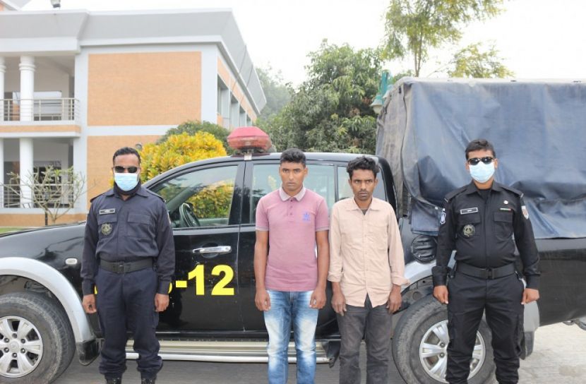 সিরাজগঞ্জে র‌্যাবের অভিযানে ফেন্সিডিলসহ আটক ২