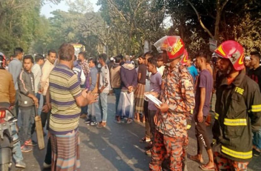 মুকসুদপুরে বাসচাপায় গৃহ শিক্ষক নিহত