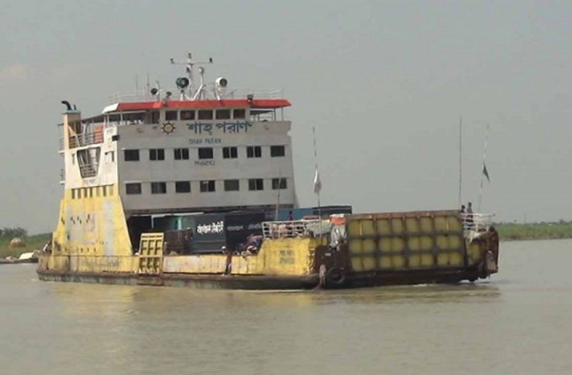 দীর্ঘ ৯ ঘণ্টা পর পাটুরিয়া-দৌলতদিয়ায় ফেরি চলাচল শুরু