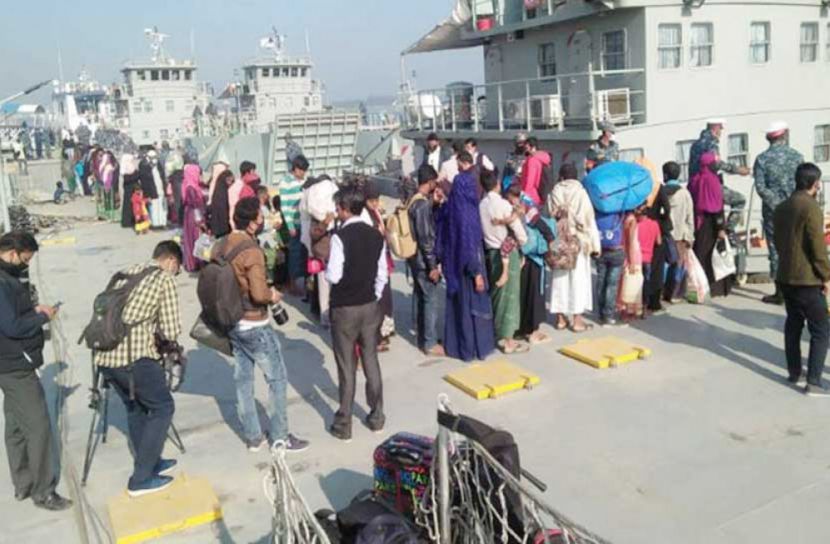 ভাসানচরের পথে আরও ১৪৬৪ রোহিঙ্গা