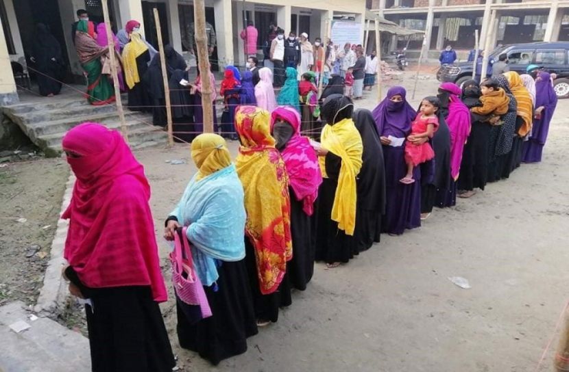 ভোলায় ২ পৌরসভায় ভোটগ্রহণ চলছে