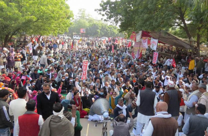 ভারতে গণঅনশনে কৃষকরা