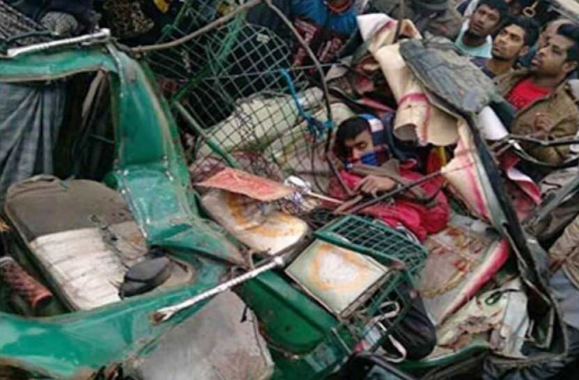 শেরপুরে ট্রাকচাপায় নিহত  ৪