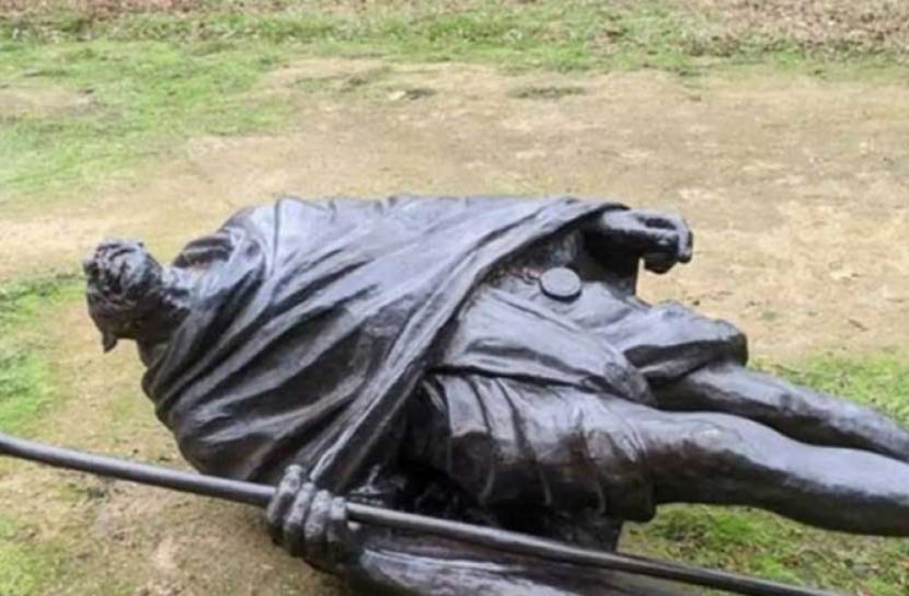ক্যালিফোর্নিয়ায় মহাত্মা গান্ধীর ভাস্কর্য ভাঙচুর