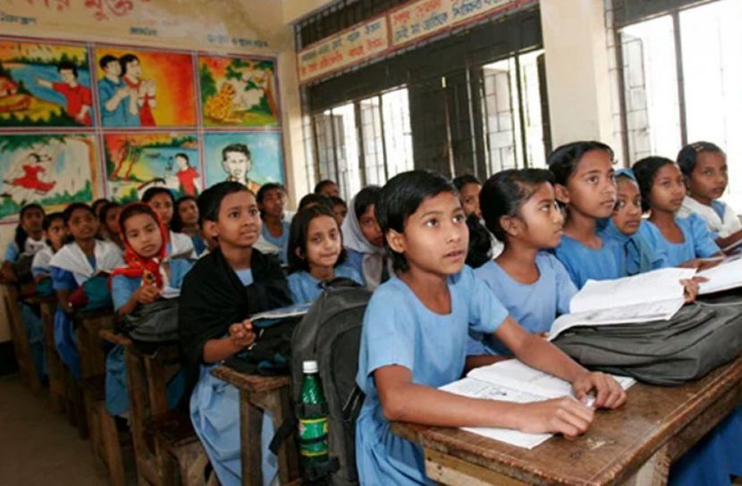 প্রতি জেলায় একটি করে ইংরেজি ভার্সনের প্রাথমিক বিদ্যালয়