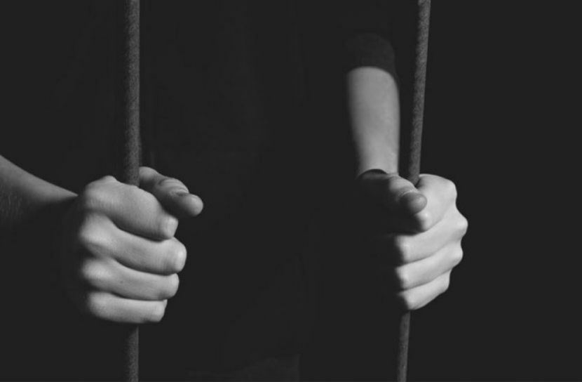 ধর্ষণে সহযোগিতা, গৃহবধূর ১৪ বছরের কারদণ্ড