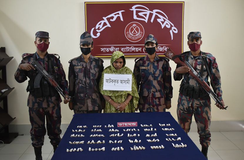 প্রায় দুই কোটি টাকার ডায়মন্ডের আংটিসহ চোরাকারবারি আটক