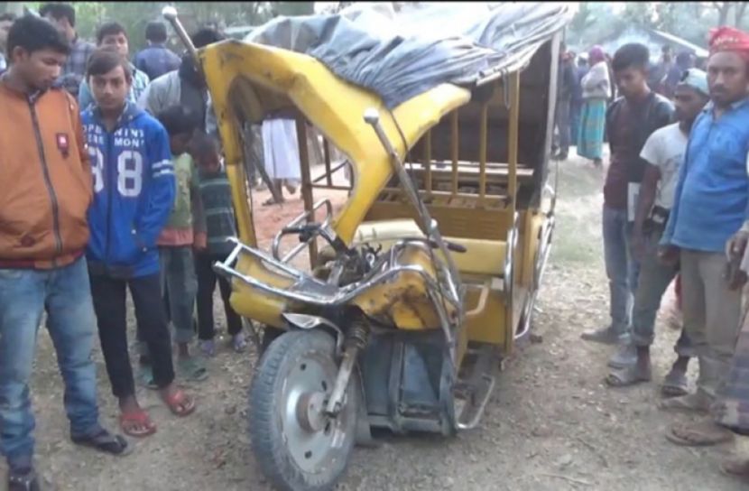 প্রাণ খেকো ট্রাক্টর কেড়ে নিচ্ছে একের পর এক প্রাণ