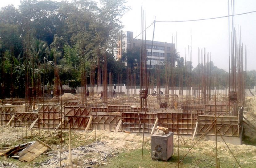 ৬ শ্রমিকে চলছে ১৪ কোটি টাকার প্রকল্প