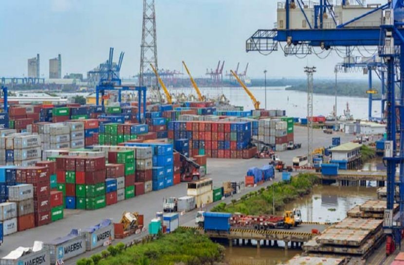 ভিয়েতনামের ১৩০ কোটি ডলারের বাণিজ্য উদ্বৃত্তের রেকর্ড