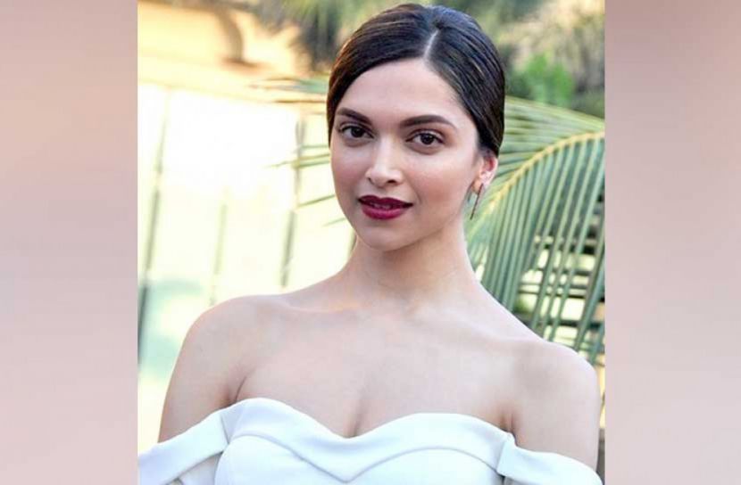 সুখবরের ইঙ্গিত দিলেন দীপিকা