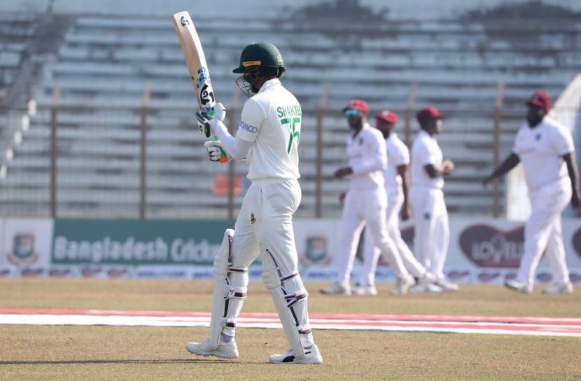 শুরুতেই লিটনের বিদায়, সাকিবের অর্ধশতক
